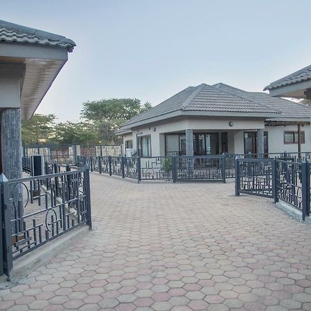 לוסקה Mc Apartments מראה חיצוני תמונה